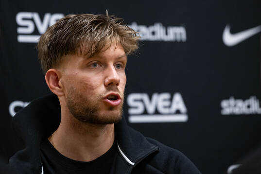 AIKs Anton Salétros i mixade zonen
