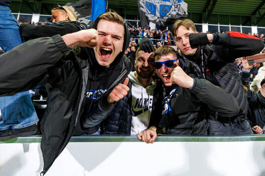 Halmstads supportrar jublar