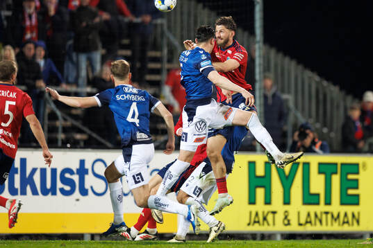 Halmstads Pascal Gregor och Östers Alibek Aliev