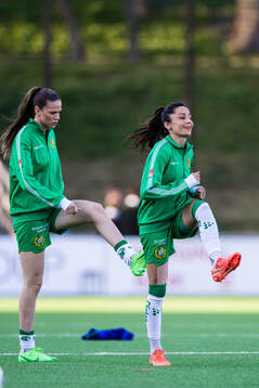 Hammarbys Bella Andersson och Nadia Nadim