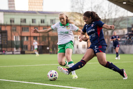 Hammarbys Smilla Holmberg och Rosengårds Jo-Anne Agbor