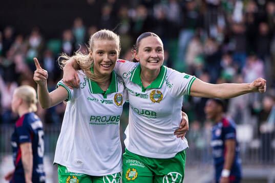 Hammarbys Smilla Holmberg och Vilde Hasund jublar