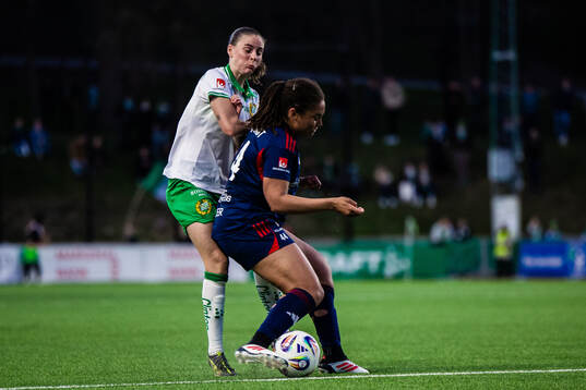 Hammarbys Smilla Vallotto och Rosengårds Jo-Anne Agbor