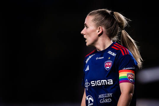 Rosengårds Gudrun Arnardottir med en armbindel i