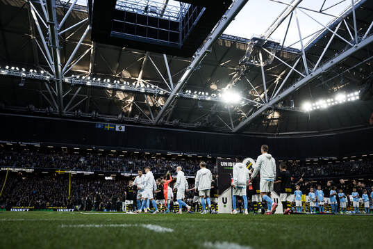 Malmö FFs spelare gör entré