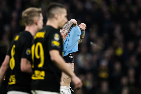Malmö FFs Pontus Jansson reagerar