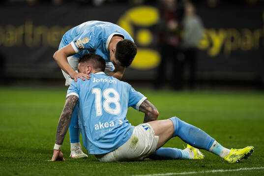 Malmö FFs Pontus Jansson har ont