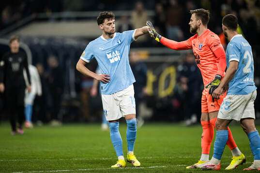 Malmö FFs Colin Rösler och målvakt Ricardo Friedrich