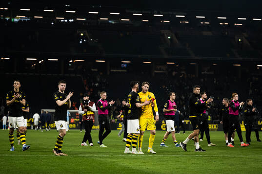 AIKs Áron Csongvai och målvakt Kalle Joelsson