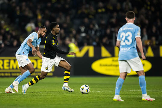 Malmö FFs Isaac Kiese Thelin och AIKs Alexander Fesshaie