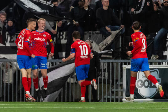 Helsingborgs Oscar Aga jublar med Adrian Svanbäck, Max