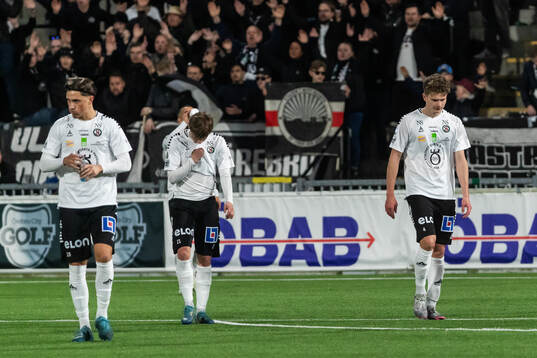 Örebros Linus Alperud och Erik McCue deppar