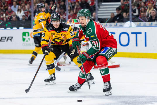 Luleås Erik Gustafsson och Frölundas Nicklas Lasu