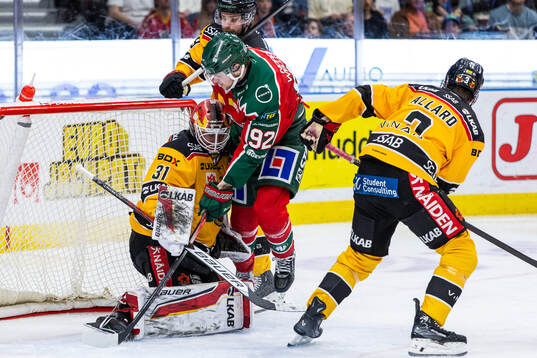 Luleås målvakt Matteus Ward och Frölundas Filip
