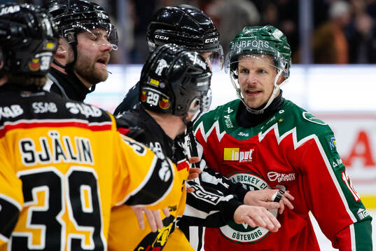 Luleås Erik Gustafsson och Frölundas Max Friberg