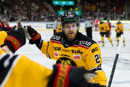 Luleås Brendan Shinnimin jublar