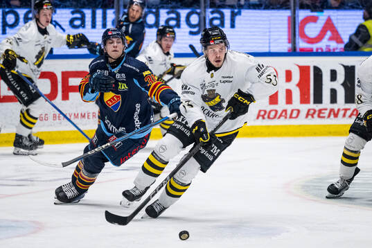 Djurgårdens Victor Eklund och AIKs Albert Sjöberg