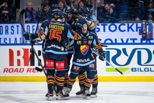 Djurgårdens Tyler Kelleher jublar