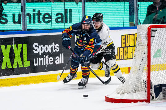 Djurgårdens Anton Frondell och AIKs Oskar Magnusson