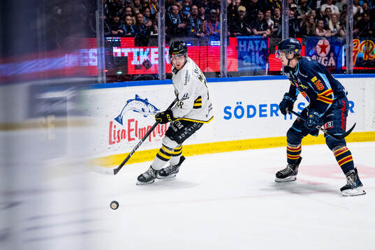 AIKs Oskar Magnusson och Djurgårdens Hugo Blixt