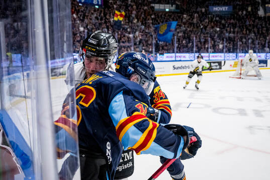 AIKs Christoffer Björk och Djurgårdens Albin Grewe