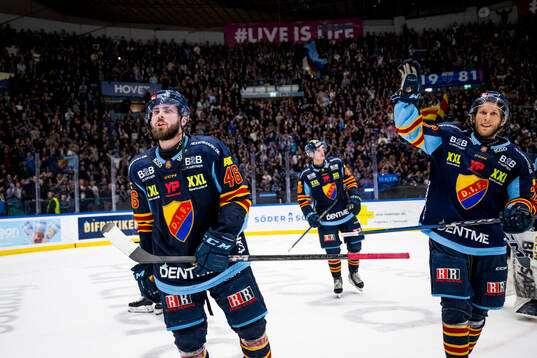 Djurgårdens Albin Grewe och Fredric Weigel jublar