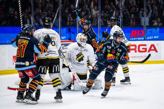 Djurgårdens Dick Axelsson jublar