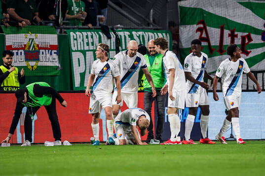 Viktor Bergh of Djurgården are in pain