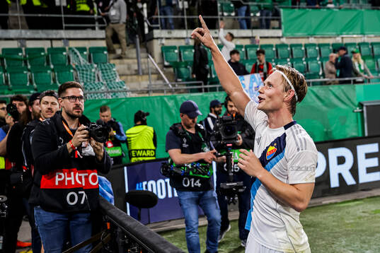 Tobias Gulliksen  of Djurgården celebrate