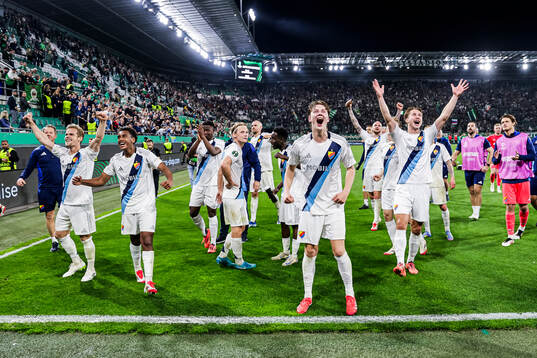 Bläddra bland fler bilder av Football, UEFA Conference League, Quarterfinal, Rapid Wien - Djurgården