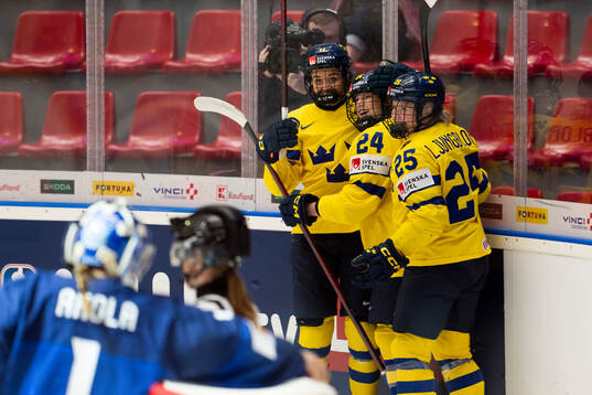 Josefin Bouveng, Ebba Hedqvist and Lina Ljungblom of Sweden