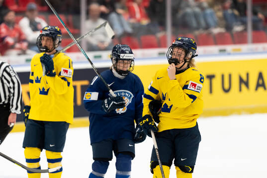 Hilda Svensson looks dejected of Sweden