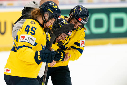 Paula Bergström, Lisa Johansson and Josefin Bouveng