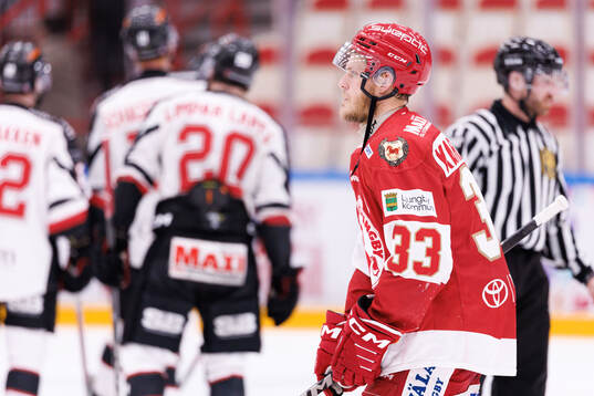 Och Troja/Ljungbys Daniel Karlsson Thörnros deppar