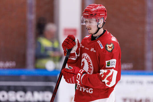 Troja/Ljungbys Oscar Nordin deppar