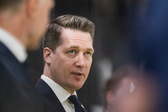 Head coach Sam Hallam of Sweden
