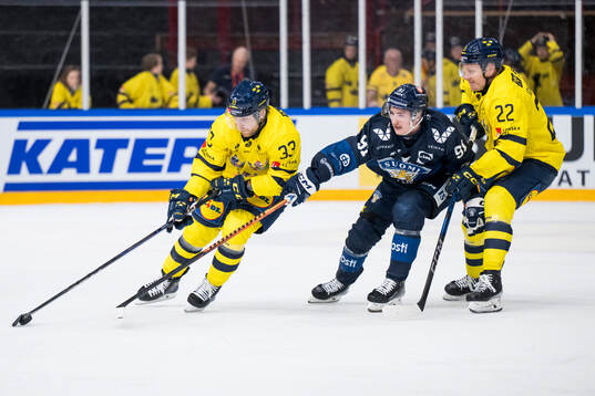 Linus Hultström and Fredrik Olofsson of Sweden and Petteri