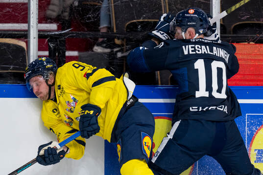 Linus Sandin of Sweden and Kristian Vesalainen of Finland