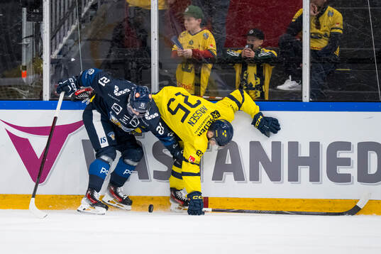 Patrik Puistola of Finland and Linus Nässén of Sweden