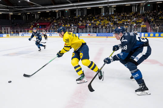 Bläddra bland fler bilder av Ice Hockey, International Friendly, Sweden - Finland
