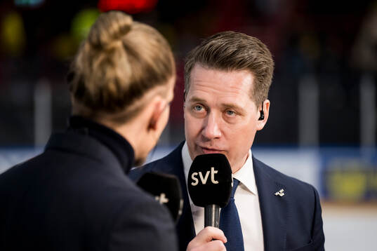 Head coach Sam Hallam of Sweden