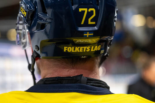 The back of Tim Heeds of Swedens helmet