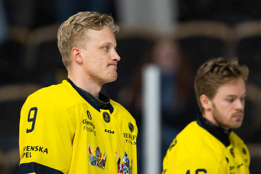 Gabriel Carlsson of Sweden