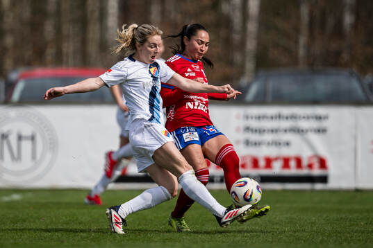 Djurgårdens Mimmi Larsson och Vittsjös Jaida Nyby