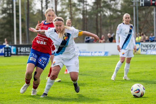 Vittsjös Milla Larsson och Djurgårdens Therese Åsland