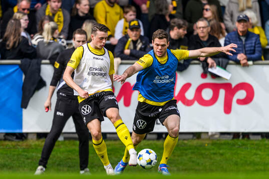 Mjällbys Elliot Stroud och Jacob Bergström