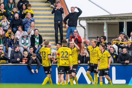 Mjällbys Herman Johansson jublar