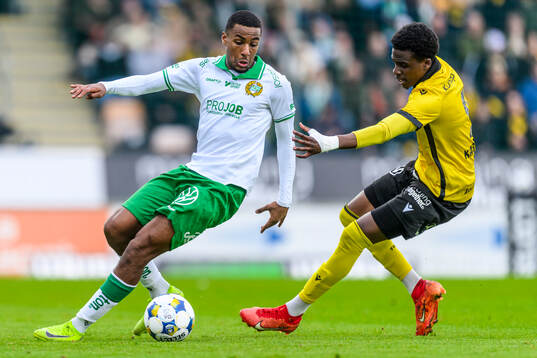 Hammarbys Paulos Abraham och Mjällbys Calvin Kabuye