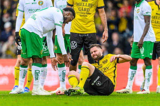 Hammarbys Shaquille Pinas och Mjällbys Axel Norén