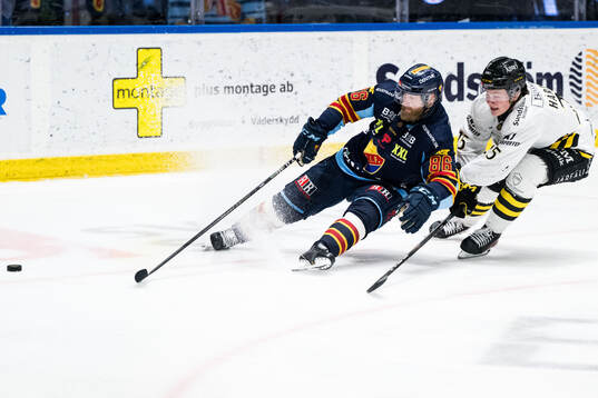 Djurgårdens Linus Klasen och AIKs Theo Hårdstam